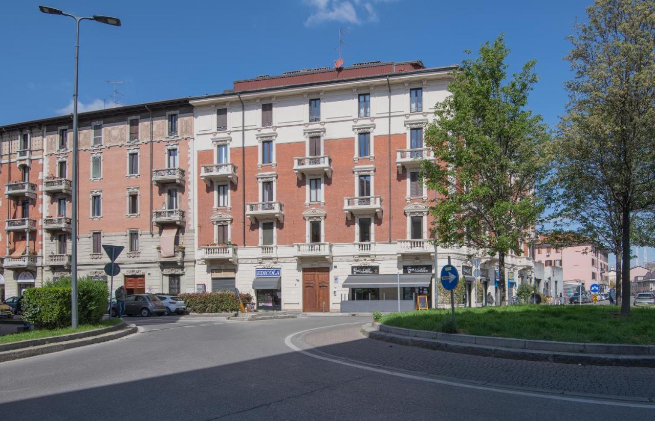 Appartement Super Modern And Design Apartment, A Due Passi Dai Navigli