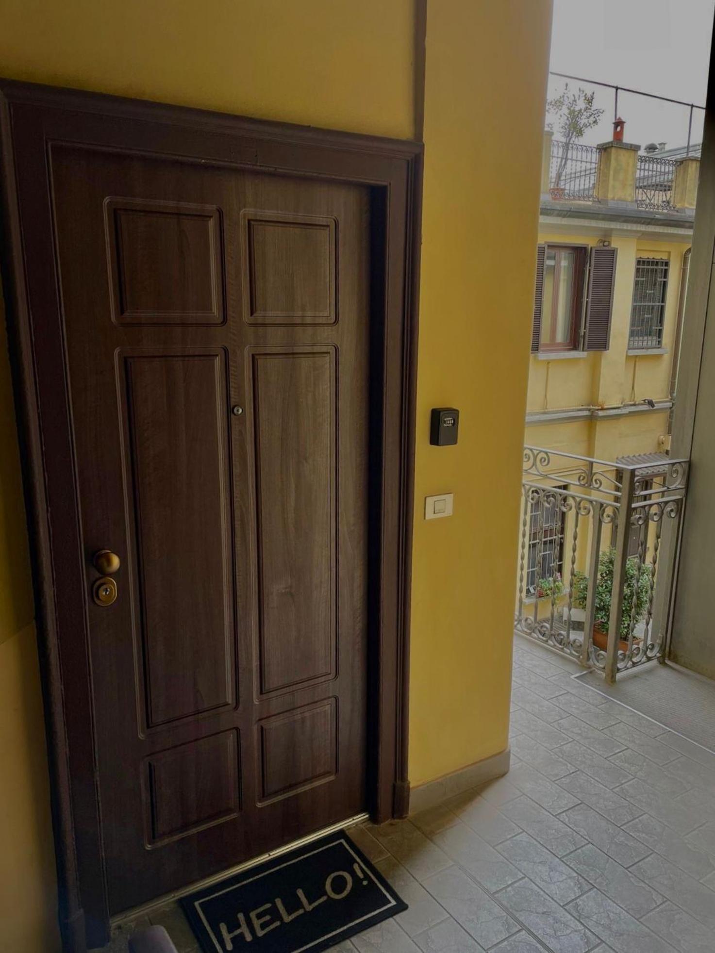 Appartement Super Modern And Design Apartment, A Due Passi Dai Navigli